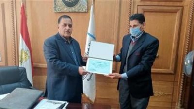 تكريم سائق قطار ومساعده لمنعهما حادث تصادم