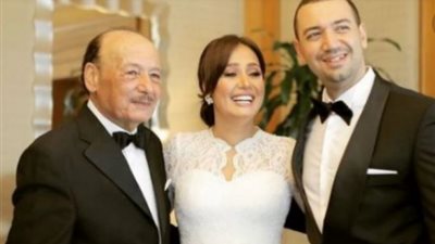 والد حلا شيحا قبل زواجها : أوصيكي  بفنك خيرًا