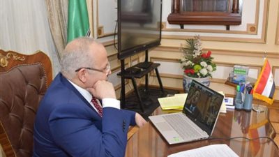 بالصور .. وزير المالية يتحدث عن الموازنة العامة للدولة والإصلاح الاقتصادي بجامعة القاهرة