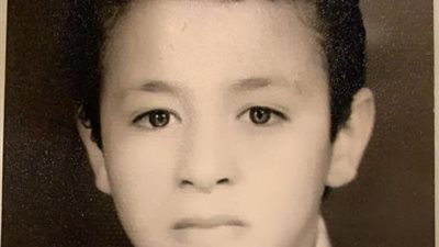 بصورة مدرسية نادرة.. حمادة هلال يستعيد ذكريات طفولته