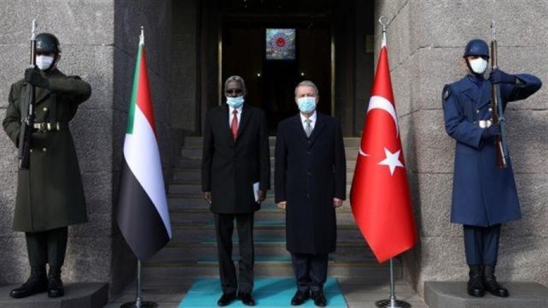 وزير الدفاع التركي