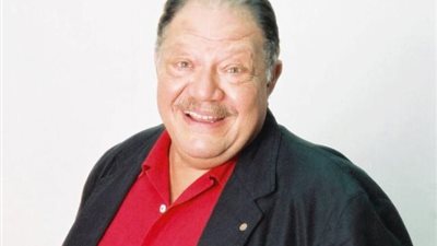 اعتزال يحيي الفخراني التمثيل يشعل السويشال ميديا: يارب أكون قدرت أفرحكم