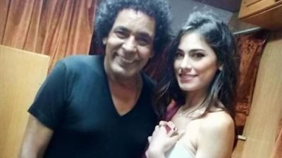 حقيقة زواج محمد منير من ممثلة شهيرة تصغره بـ 40 عاماً
