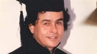 مات بحسرته بسبب علاء مبارك.. ونام على الرصيف ومات مشرداً داخل سيارة في الشارع.. حقائق صادمة لا تعرفها عن على حميدة