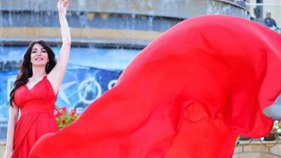 بفستان أحمر.. لقاء سويدان تهنىء الأهلى بالفوز ببرونزية مونديال الأندية