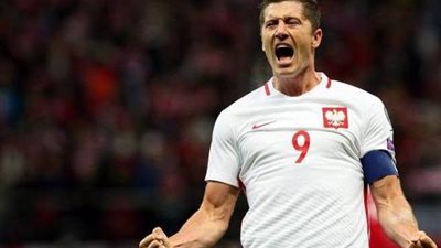 معلومات عن ليفاندوفسكي.. جده كان يحرق البشر أحياء.. وزوجته مدربة كاراتيه.. وأجبر على تغيير اسمه للاحتراف