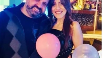 إدوارد يهنئ زوجته بعيد ميلادها وعيد الحب بطريقة رومانسية