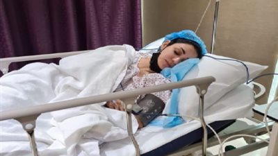 بالصور.. ديانا حداد من داخل غرفة العمليات بسبب مشاكل في المعدة