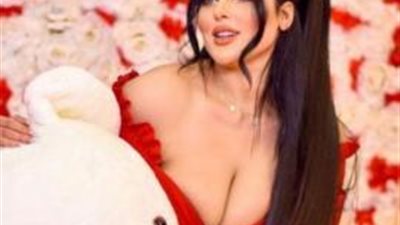 بفستان مثير سلمي الشيمي تقضي ”الفلانتين” في أحضان حبيبها