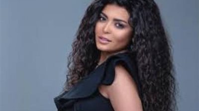 أسماء جلال تستعرض لياقتها البدنية برياضة ”اليوجا”