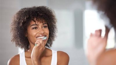 «خلي بالك».. هذه الأطعمة تدمر الأسنان