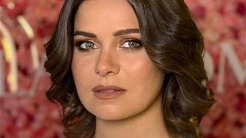 يسرا اللوزي