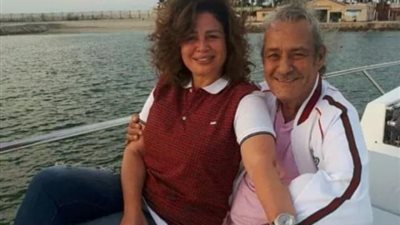 إلهام شاهين تنشر صورة مع فاروق الفيشاوي وتعلق: حبيبي