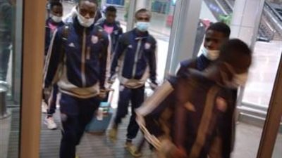 بعثة راسينج كلوب تصل القاهرة استعدادا لمواجهة بيراميدز