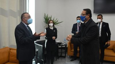 شاهد.. الجامعة الألمانية تسلم حقوق الملكية الفكرية لمشروع الهوية البصرية لمحافظة الإسكندرية