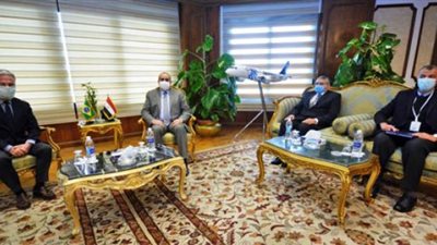 وزير الطيران المدنى يبحث مع سفير البرازيل تعزيز التعاون فى مجال النقل الجوى