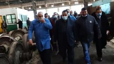 رسلان يتفقد ورش أبو زعبل لمتابعة تطوير عربات الركاب والبضائع