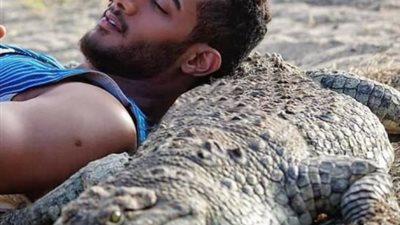 محمد رمضان يلاعب التماسيح في مسلسل ”موسي”