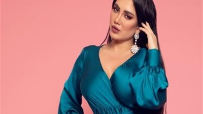 الراقصة أليسار تحير الجمهور بتصريحاتها :أنا مسيحية وحافظة للقرآن