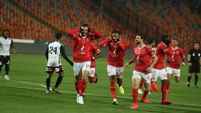 طبيب الأهلي يزف بشرى سارة للجماهير بشأن نجم الفريق