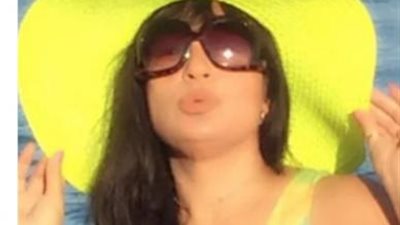 شاهد.. فيفي عبده تتحدي برودة الجو بمايوه مثير