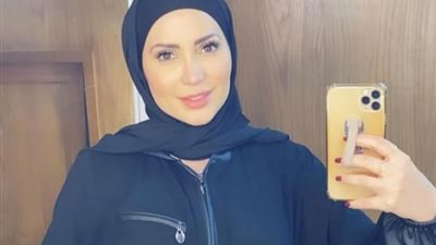 نسرين طافش بالحجاب في كواليس تصوير مسلسل ”المداح”