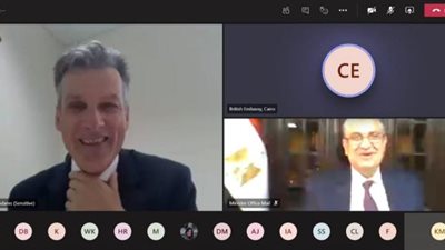 وزير الكهرباء يشارك في أول حوار بمجلس انتقال الطاقة عبر الفيديو كونفروس