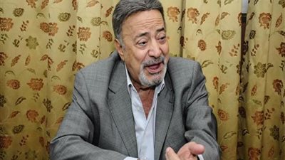 يبلغ من العمر 90 عام.. وحالته متدهوره ويحتاج للدعاء.. التطورات الصحية للفنان يوسف شعبان