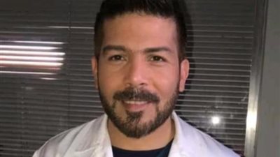 ياسر فرج يعود لنشاطه الفني بعد وفاة زوجته ويبدأ تصوير ”ورا كل باب”