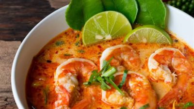 على طريقة الشيف أميرة شنب.. كيف تحضرين شوربة الجمبري في المنزل