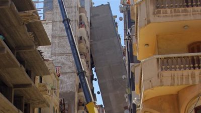 قرار هام من النيابة بشأن المتسببين فى كارثة عقار الأسكندرية المائل