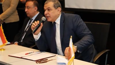 صور.. سعفان ومحافظ الإسكندرية يفتتحان دورة ”ابدأ مشروعك” للعمالة العائدة من الخارج