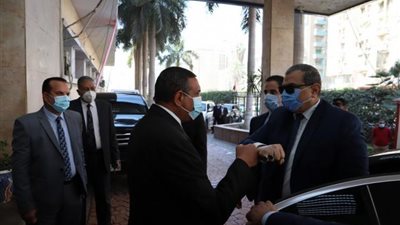 صور.. وزير القوى العاملة يصل محافظة جديدة لتسليم بوالص التأمين للعمالة غير المنتظمة