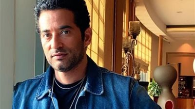 عمرو سعد يودع يوسف شعبان بصورة من مسلسل ”ملوك الجدعنة”: وداعاً الأب والاستاذ