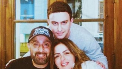 ياسين نجل أحمد السقا يحتفل بعيد ميلاد والده