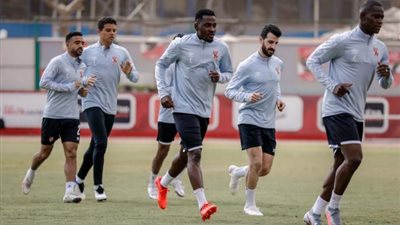 تدريبات استشفائية للاعبي الأهلي الاساسيين