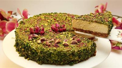 بأسهل الخطوات.. طريقة عمل كيك الفستق