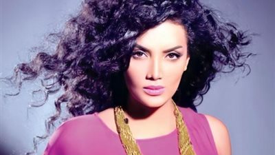 والدة حورية فرغلي تتعرض لصدمة بعد أنباء وفاتها