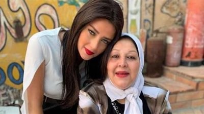 وفاة والدة رضوى الشربيني بفيروس كورونا