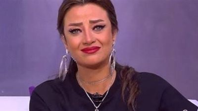 رضوى الشربيني تنهار  بعد وفاة والدتها بكورونا: أمي وأم أولادي ماتت