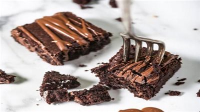 «زي المطاعم»..  طريقة تحضير «براونيز مفن الشكولاتة» بأسهل الخطوات
