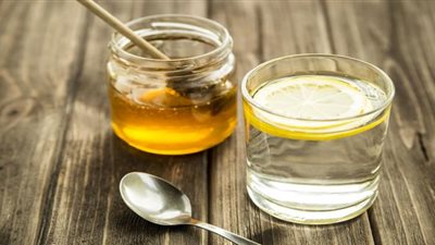 تعرف على طريقة استخدام الماء والعسل في إنقاص الوزن