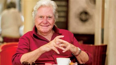 عاجل.. معلومات خطيرة عن الحالة الصحية للنجم الكبير حسين فهمي