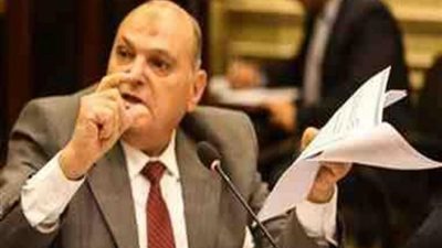 دفن جثمان اللواء كمال عامر بمقابر القوات المسلحة بمصر الجديدة