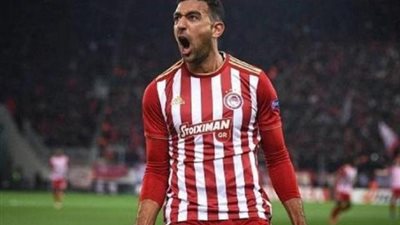 كوكا يقود هجوم أولمبياكوس أمام أريس سالونيكا بكأس اليونان