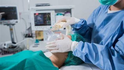 دورة «أون لاين» للأطباء عن كيفية استخدام «جهاز التخدير».. إليك التفاصيل