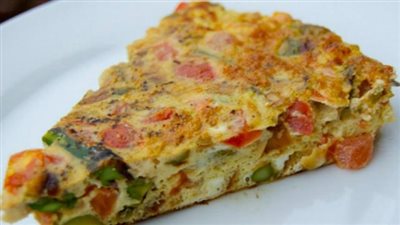 على طريقة الشيف غادة التلي.. كيفية تحضير عجة بالجبنة في المنزل