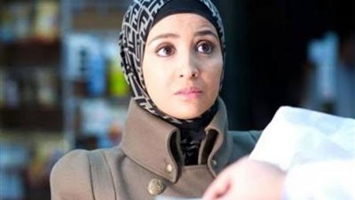 ندمت على قبلة هاني سلامة.. ولها حكاية مع يوسف شاهين.. شائعات تخليها عن الحجاب وعودتها للفن .. أسرار في حياة حنان ترك