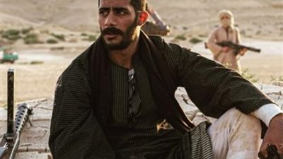 محمد رمضان مع مطاريد الجبل في مسلسل ”موسى”