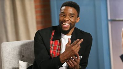 للمرة الثانية بعد وفاته.. تشادويك بوسمان يحصل على جائزة أفضل ممثل